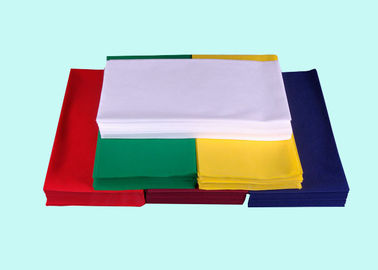 Colorful Printed Spunbond Nonwoven Fabric bukan tenunan Embossed Pola